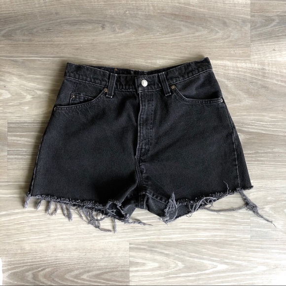 VINTAGE LEVI’S 550 BLACK DENIM SHORTS - Picture 3 of 4